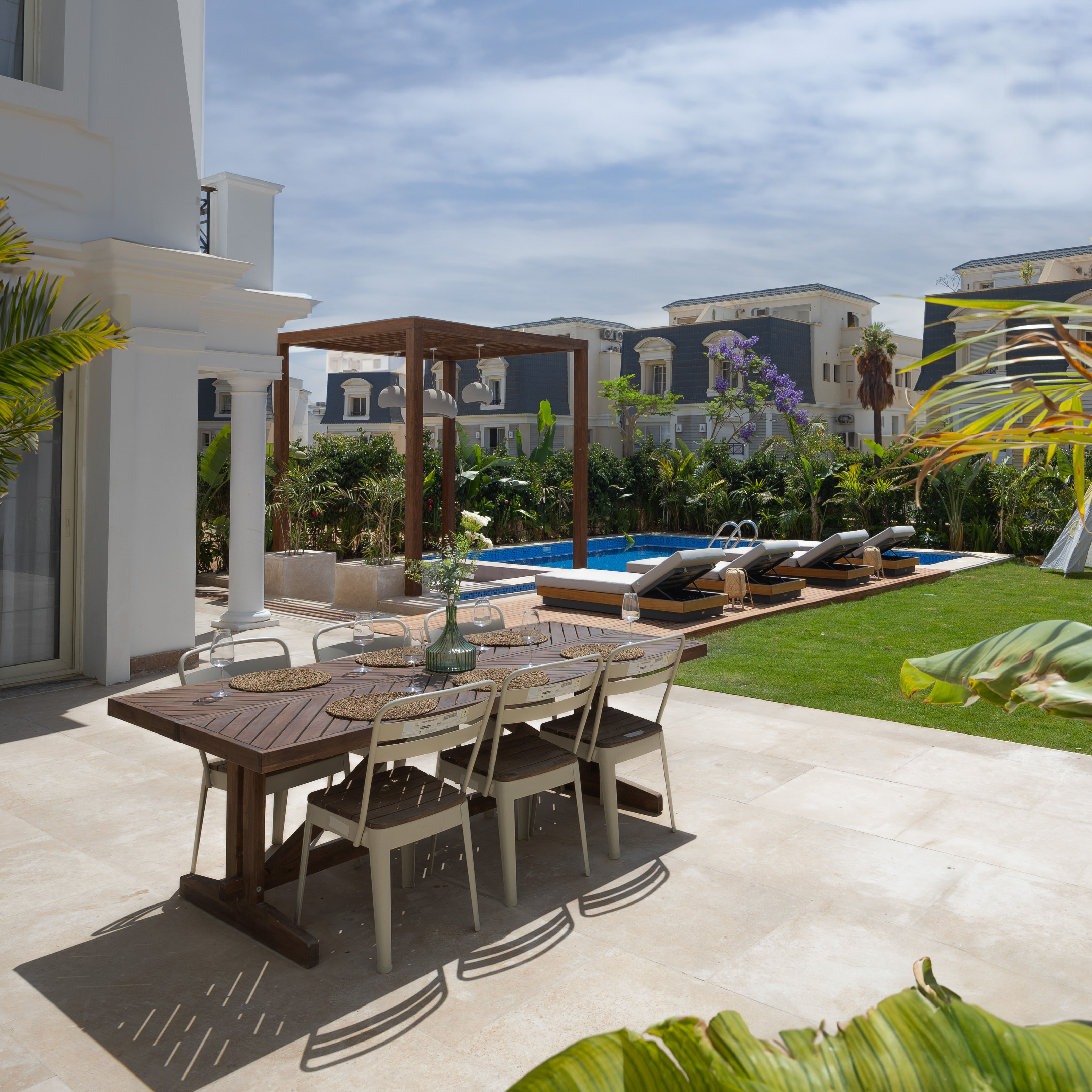pool with sense
